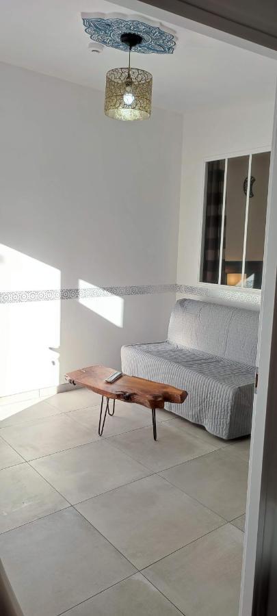Mauguio Center Hôtel Buitenkant foto